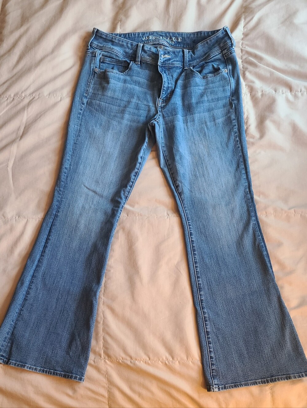 American Eagle 360 Super Stretchy Medium Light Blue Flare Jeans, Size 14 Short